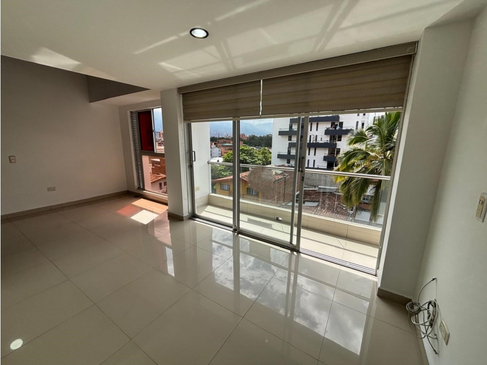 VENTA AMPLIO APARTAMENTO DUPLEX LAURELES LA CONSOLATA — foto 3