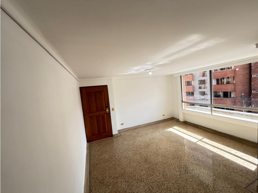 VENTA AMPLIO APARTAMENTO CORAZÓN DE LAURELES SANTA TERESITA — foto 5