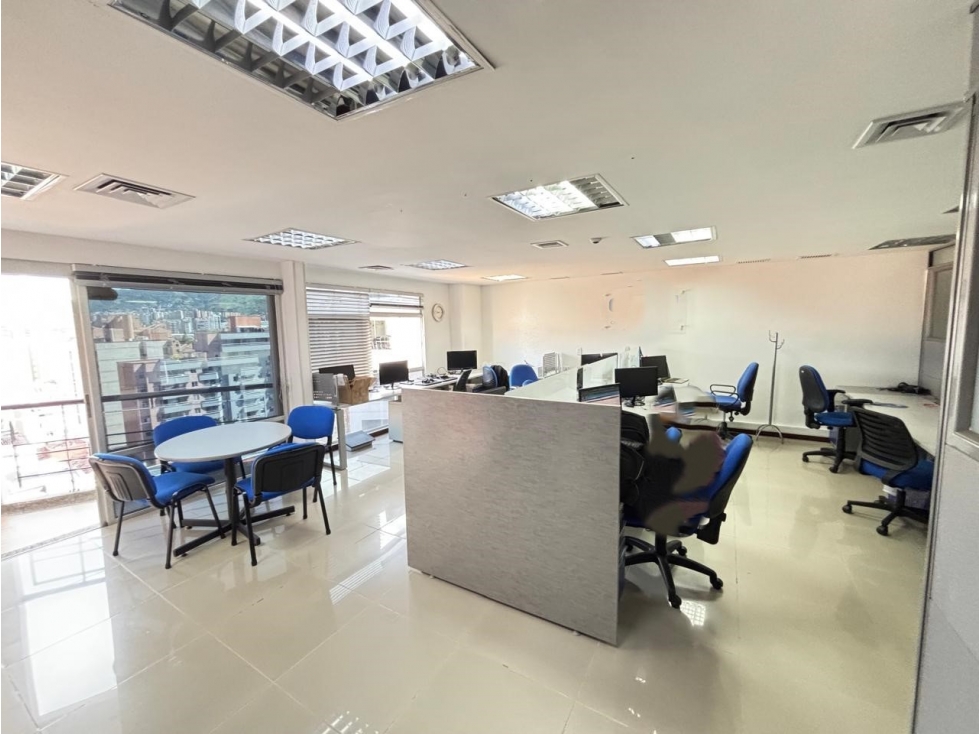 VENTA DE MODERNA OFICINA LAURELES EXCELENTE OPORTUNIDAD DE INVERSION — foto 2