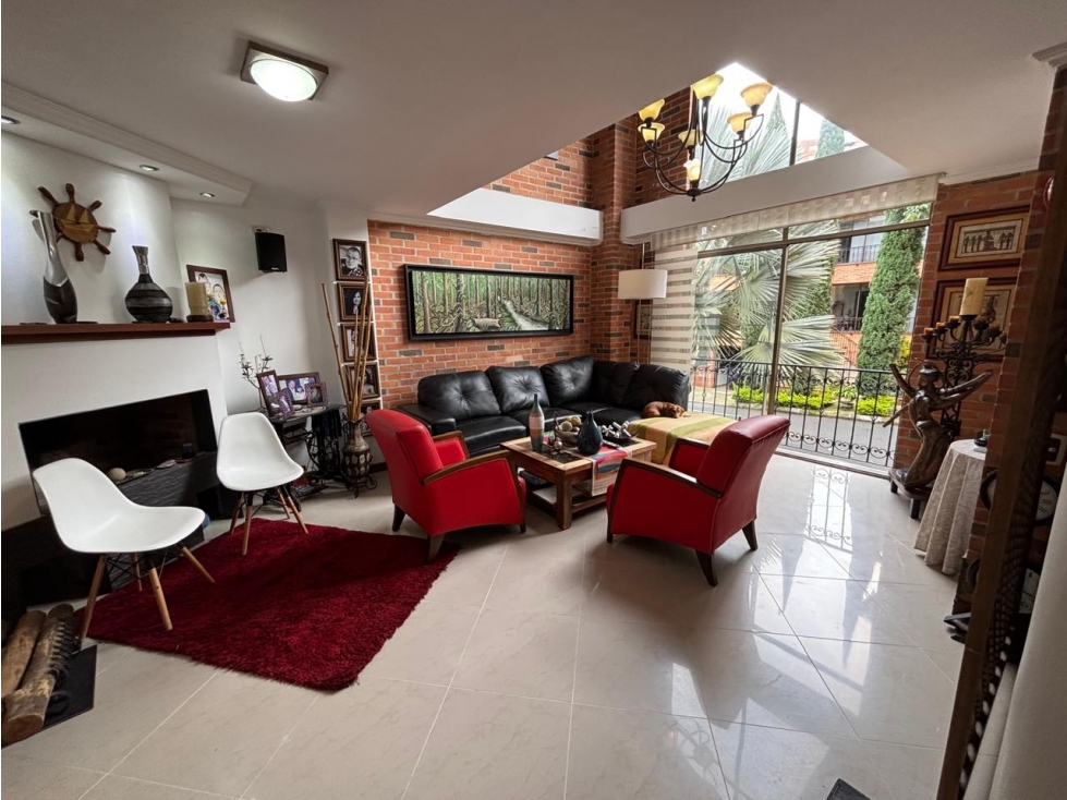 VENTA DE CASA EN EXCLUSIVA UNIDAD CERRADA SABANETA — foto 2