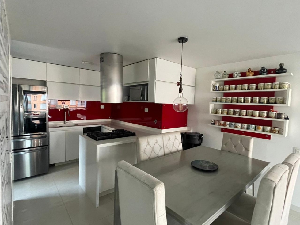 VENTA APARTAMENTO DE LUJO CASTROPOL POBLADO UNIDAD COMPLETA — foto 2