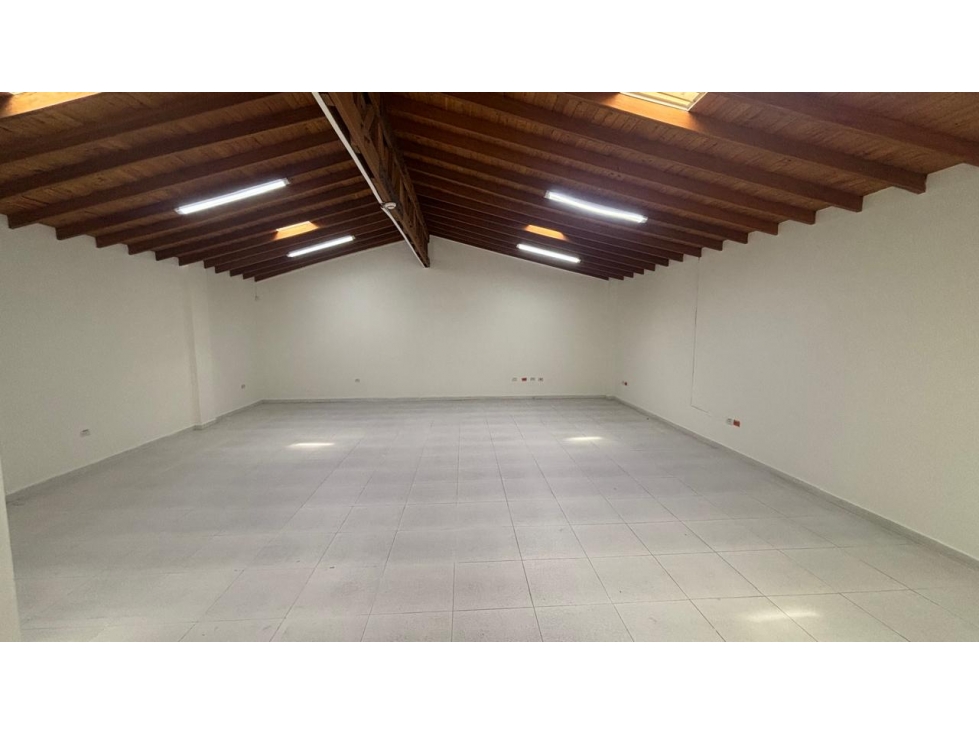 VENTA CASA UBICACIÓN ESTRATEGICA CENTRO MEDELLIN