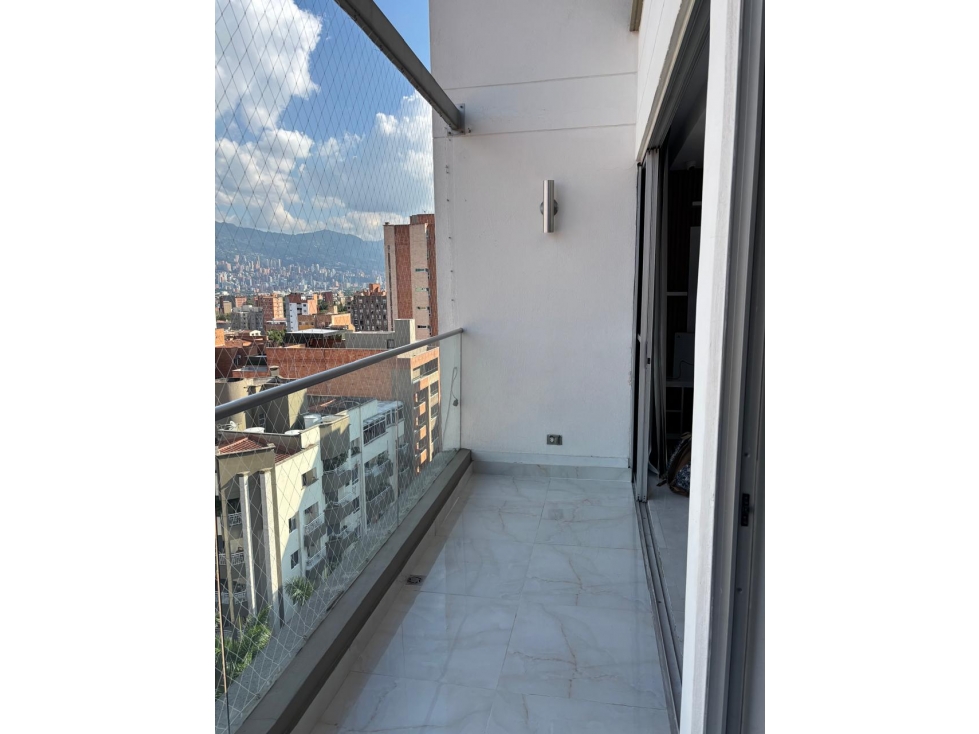 VENTA HERMOSO APARTAMENTO PENTHOUSE-DUPLEX LAURELES IGLESIA ST — foto 4