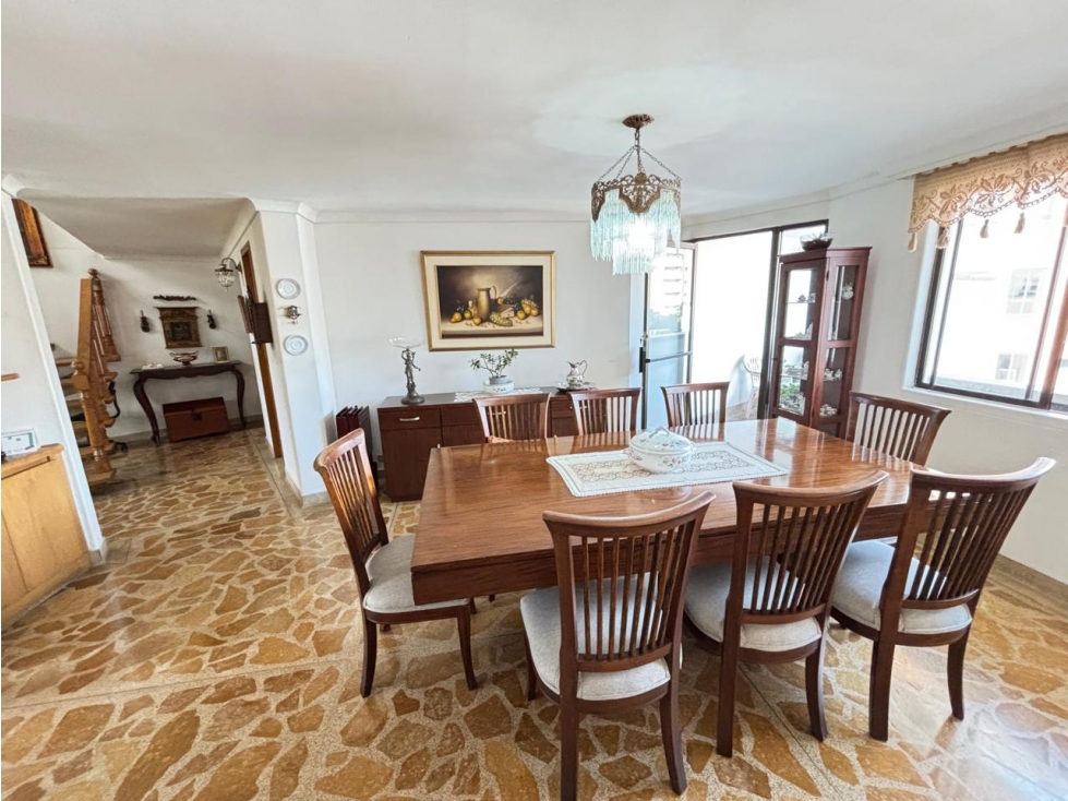 VENTA DE AMPLIO APARTAMENTO DUPLEX EN EL BARRIO LAURELES DE MEDELLÍN — foto 4