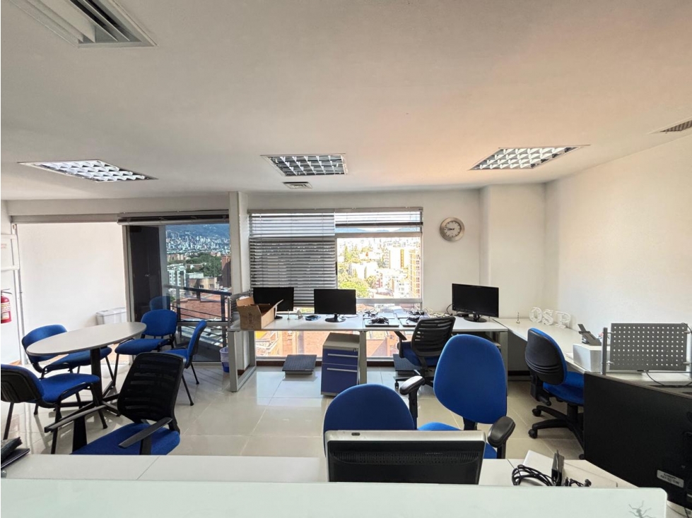 VENTA DE MODERNA OFICINA LAURELES EXCELENTE OPORTUNIDAD DE INVERSION — foto 3