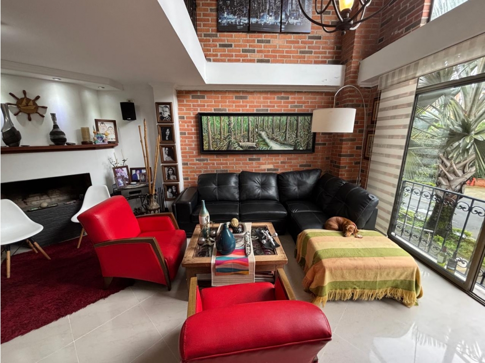 VENTA DE CASA EN EXCLUSIVA UNIDAD CERRADA SABANETA — foto 4