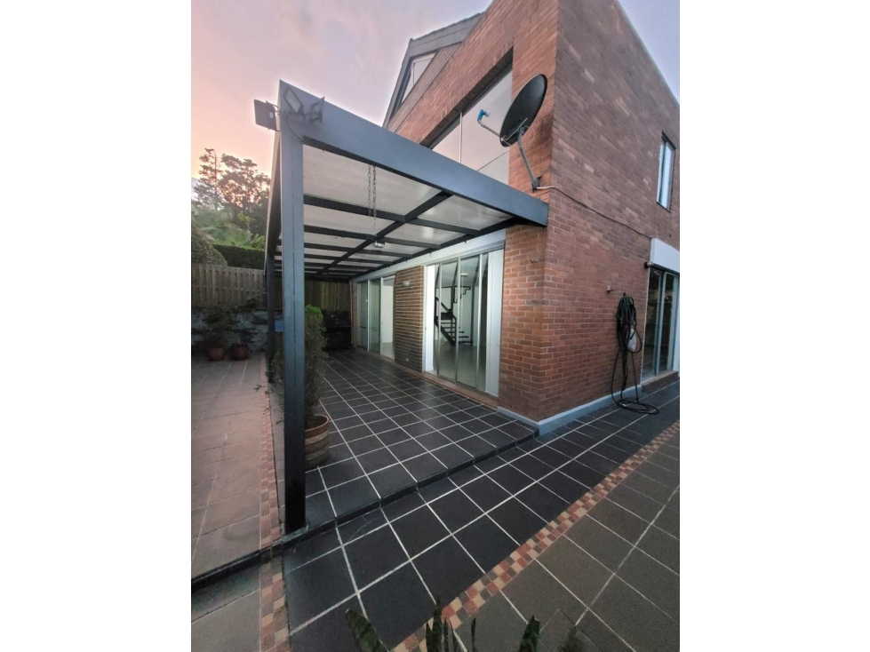 VENTA EXCLUSIVA CASA ESTRELLA PARCELACIÓN CERCA DEL PARQUE — foto 3