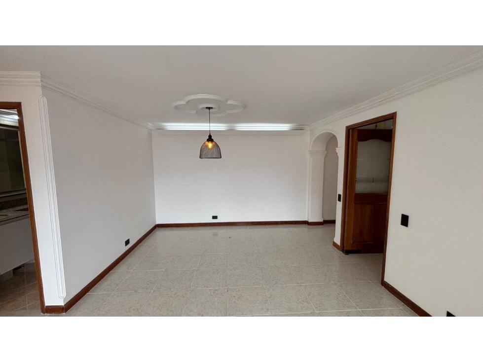 VENTA APARTAMENTO EN UNIDAD CERRADA CON PISCINA EN LAURELES — foto 3