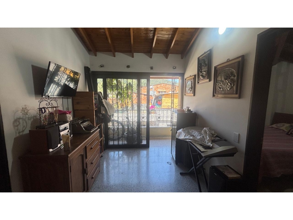 VENTA CASA EN GUARNE CERCA LA PARQUE - 147 M2 - 3