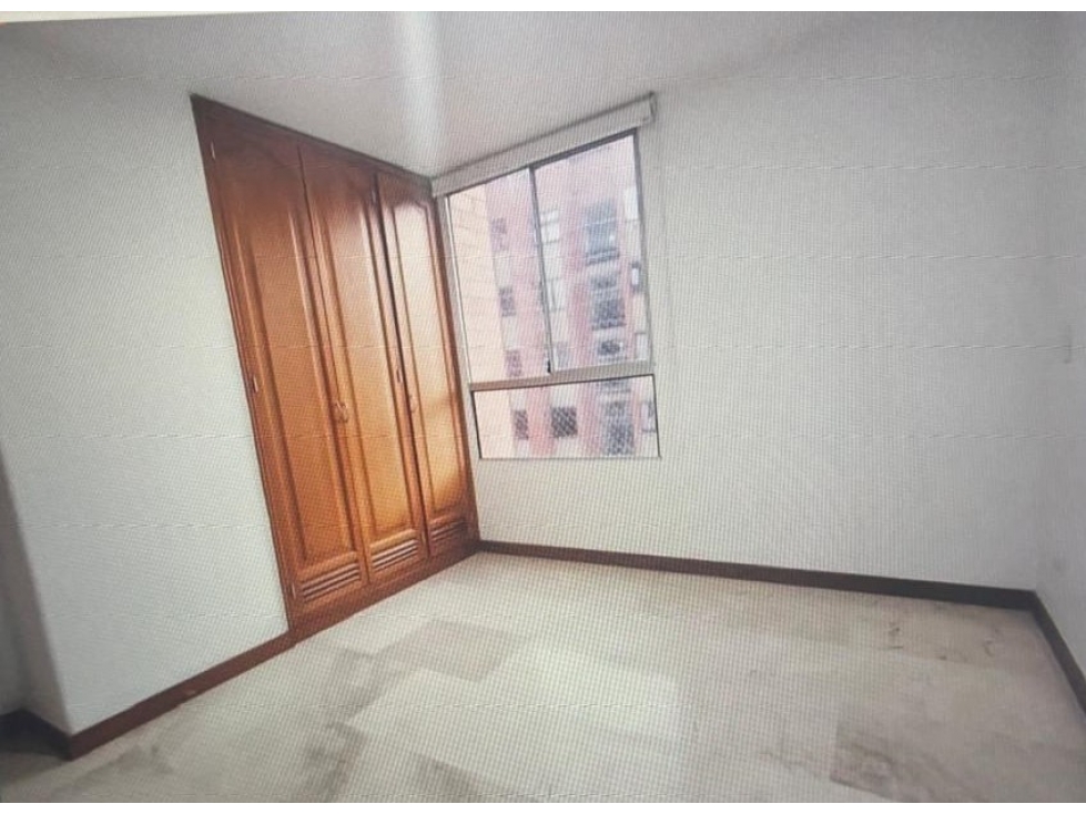VENTA AMPLIO APARTAMENTO 132.5 M IGLESIA SANTA TERESITA LAURELES — foto 3