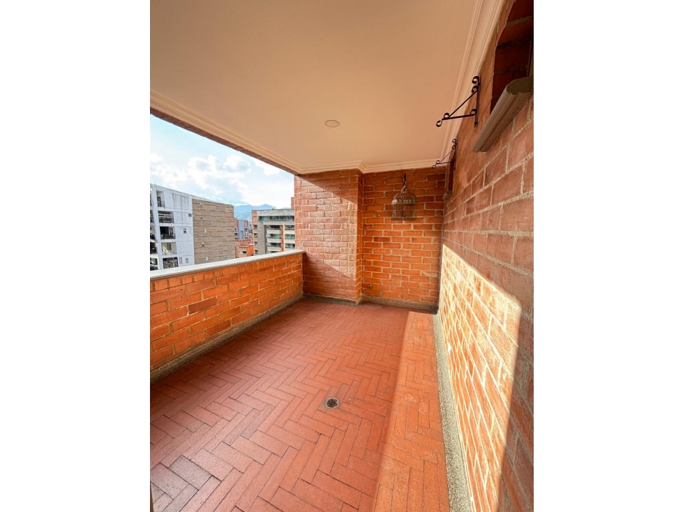 VENTA AMPLIO APARTAMENTO TERRAZAS LAURELES IGLESIA SANTA TERESITA — foto 4