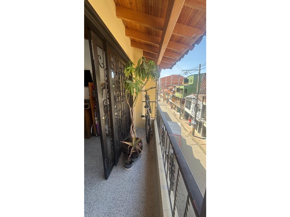VENTA CASA EN GUARNE CERCA LA PARQUE - 147 M2 - 4