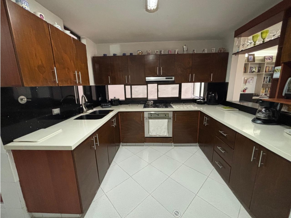 VENTA AMPLIO APARTAMENTO LAURELES SANTA TERESITA EXCELENTE UBICACIÓN — foto 5