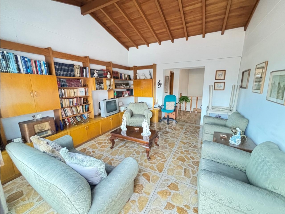 VENTA DE AMPLIO APARTAMENTO DUPLEX EN EL BARRIO LAURELES DE MEDELLÍN — foto 5