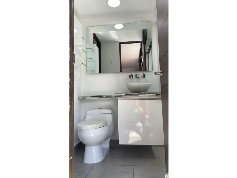 VENTA APARTAMENTO DE LUJO CASTROPOL POBLADO UNIDAD COMPLETA — foto 5