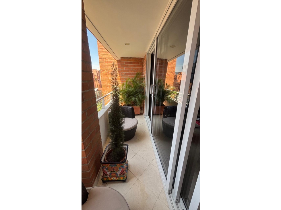 VENTA HERMOSO PENT-HOUSE EN LAURELES IGLESIA SANTA TERESITA — foto 5