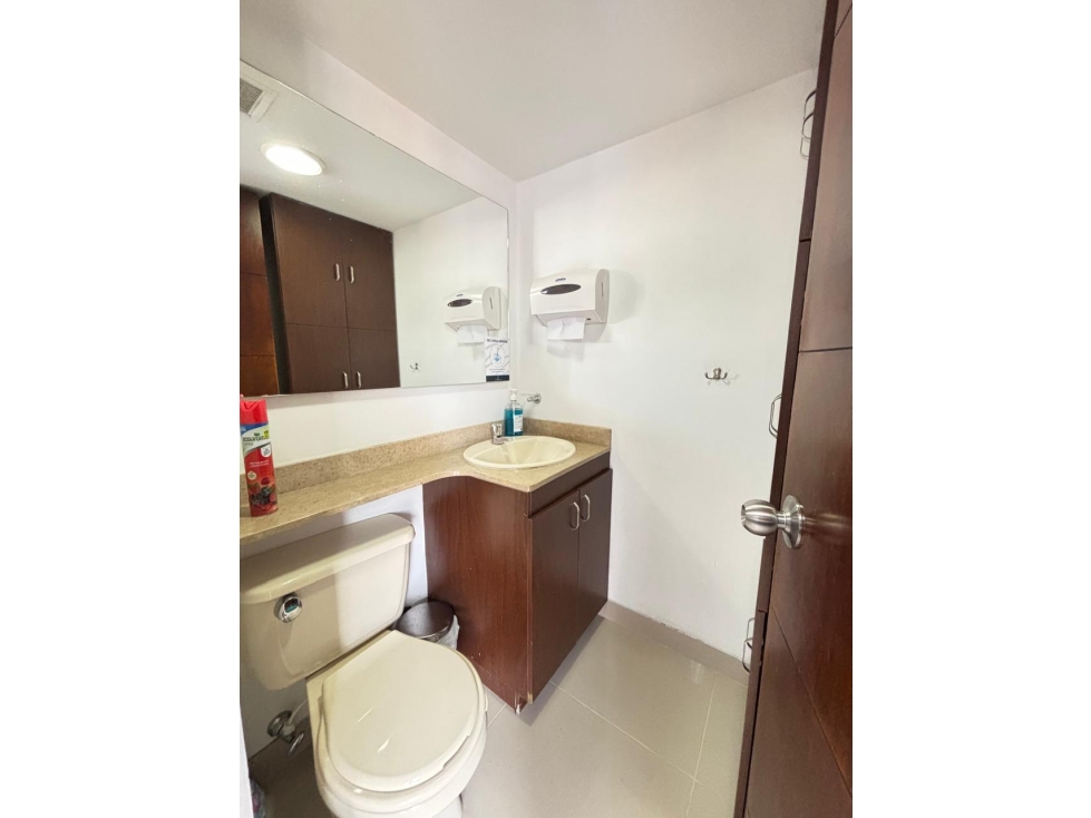 VENTA DE MODERNA OFICINA LAURELES EXCELENTE OPORTUNIDAD DE INVERSION — foto 5
