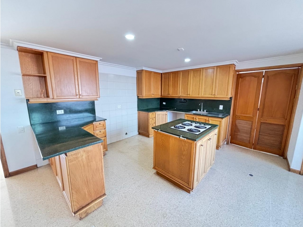 VENTA AMPLIO APARTAMENTO TERRAZAS LAURELES IGLESIA SANTA TERESITA — foto 6