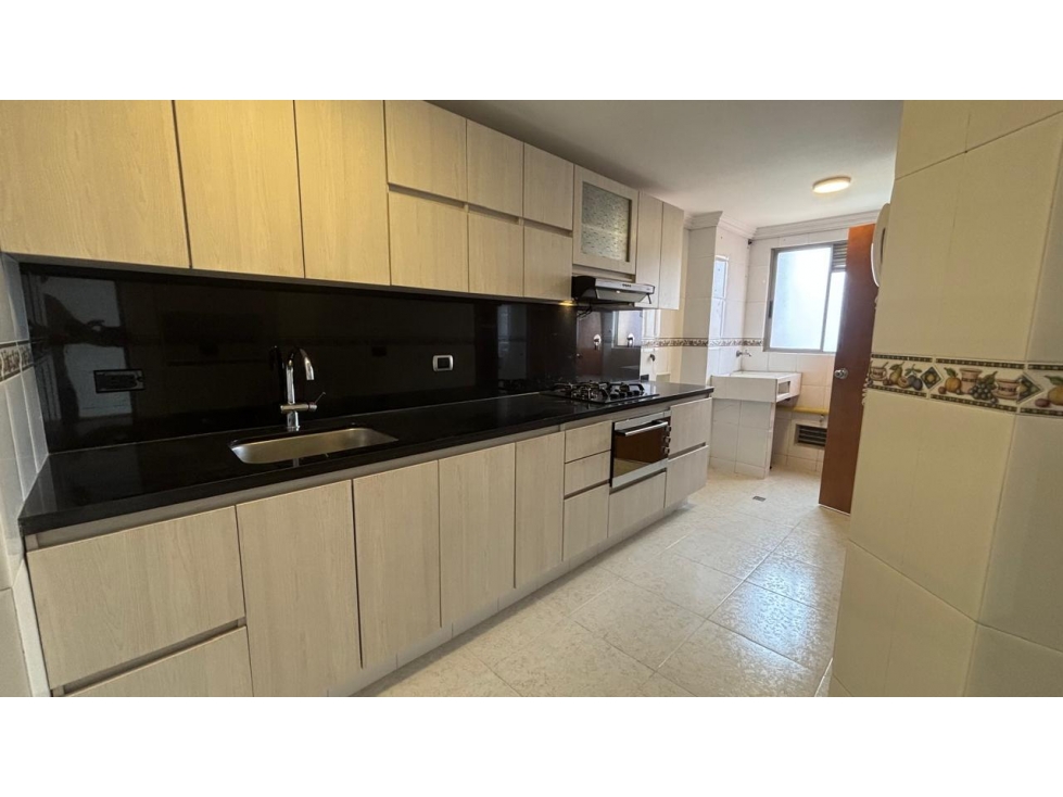 VENTA APARTAMENTO EN UNIDAD CERRADA CON PISCINA EN LAURELES — foto 5