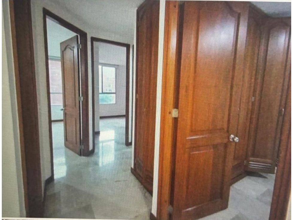 VENTA AMPLIO APARTAMENTO 132.5 M IGLESIA SANTA TERESITA LAURELES — foto 6