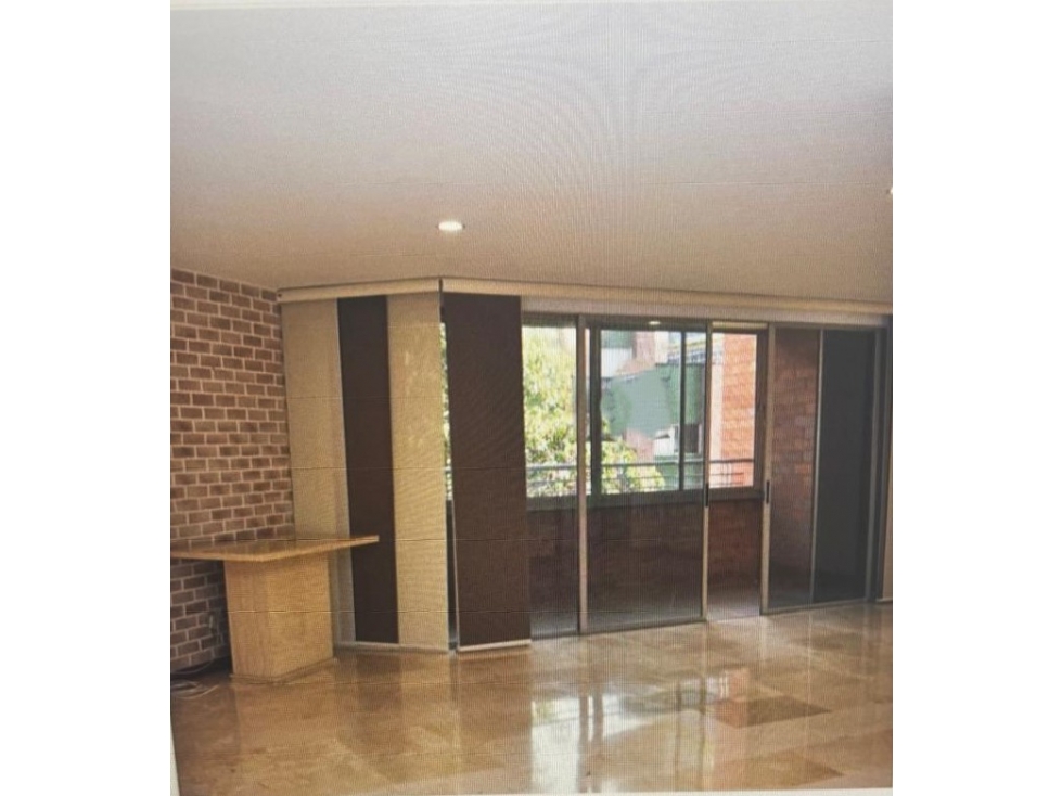 VENTA AMPLIO APARTAMENTO 132.5 M IGLESIA SANTA TERESITA LAURELES — foto 2