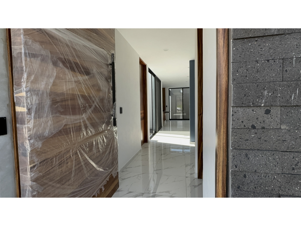 Venta de CASA en Residencia del Lago Jacona Mich - 2