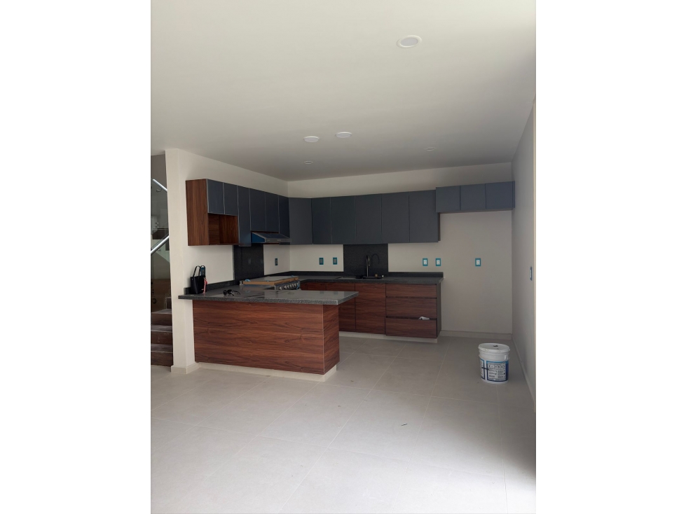 Residencial las Torres Casa en Venta con amplios espacios - 1