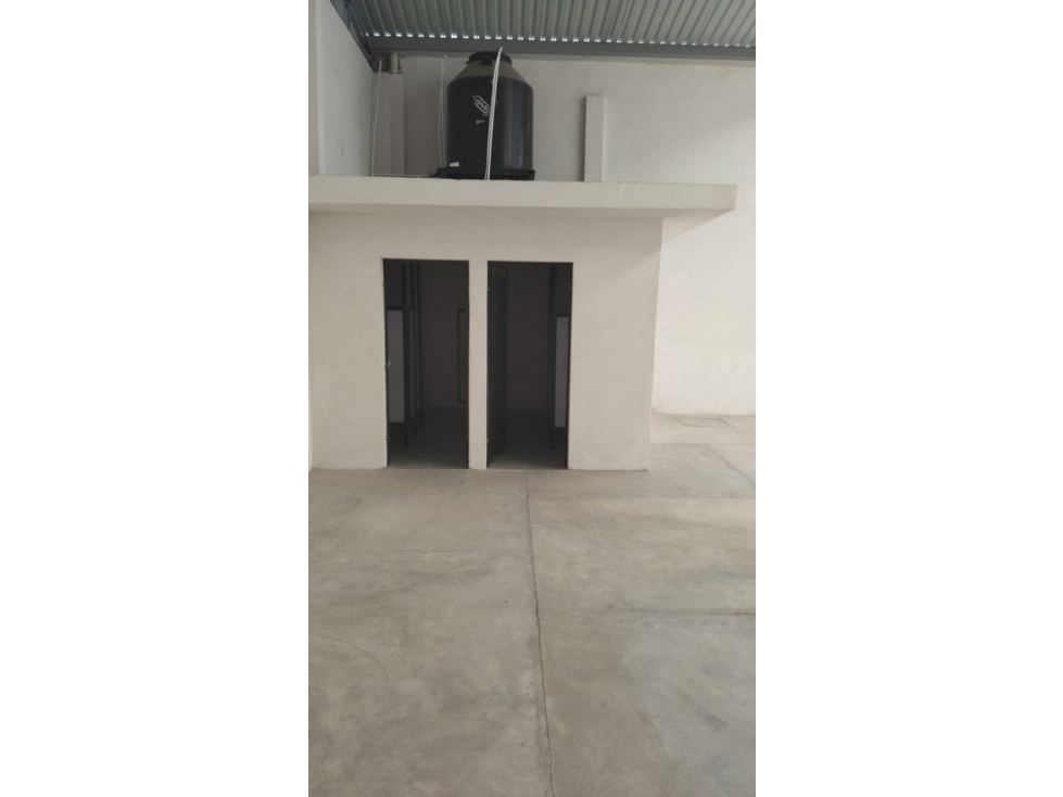 BODEGA en RENTA 300m2 Jacona Michoacán - 5