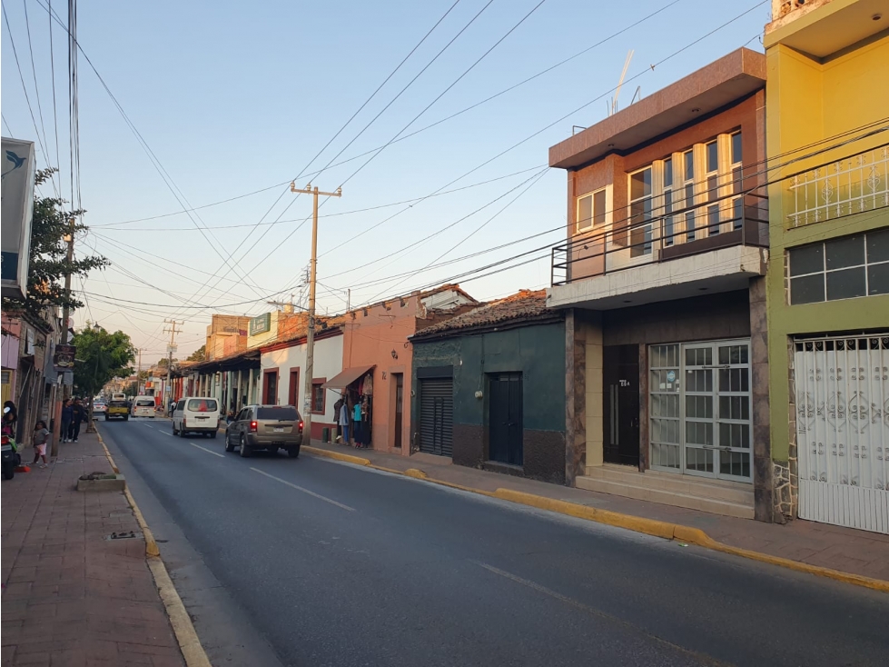 Casa con Local comercial en Venta Jacona Mich - 2