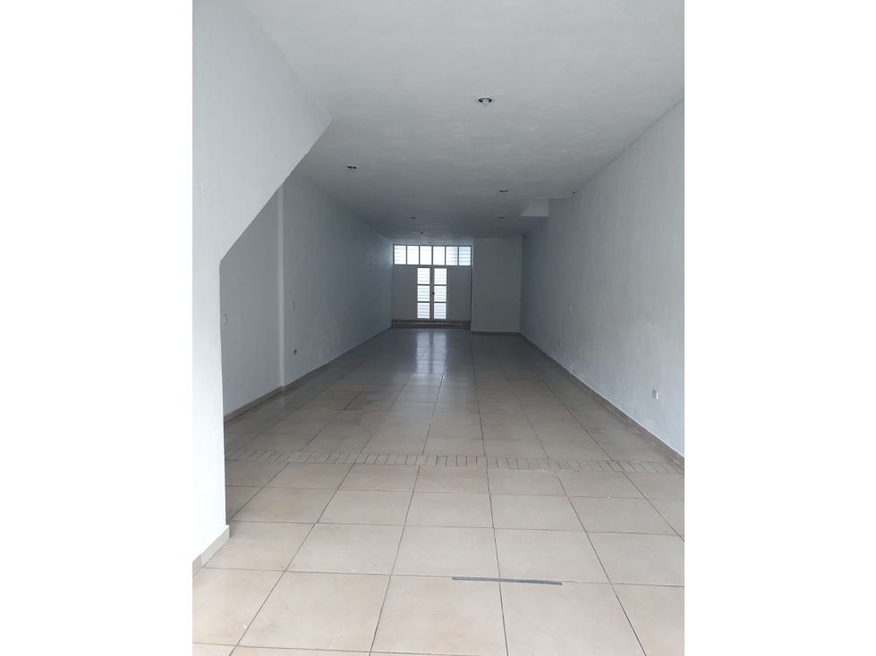Casa con Local comercial en Venta Jacona Mich - 3