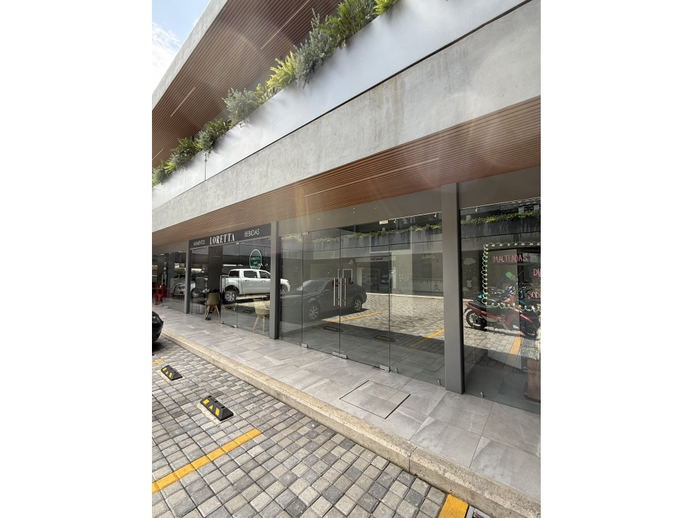 Local Comercial en Renta en Plaza Comercial Roma Zamora - 4