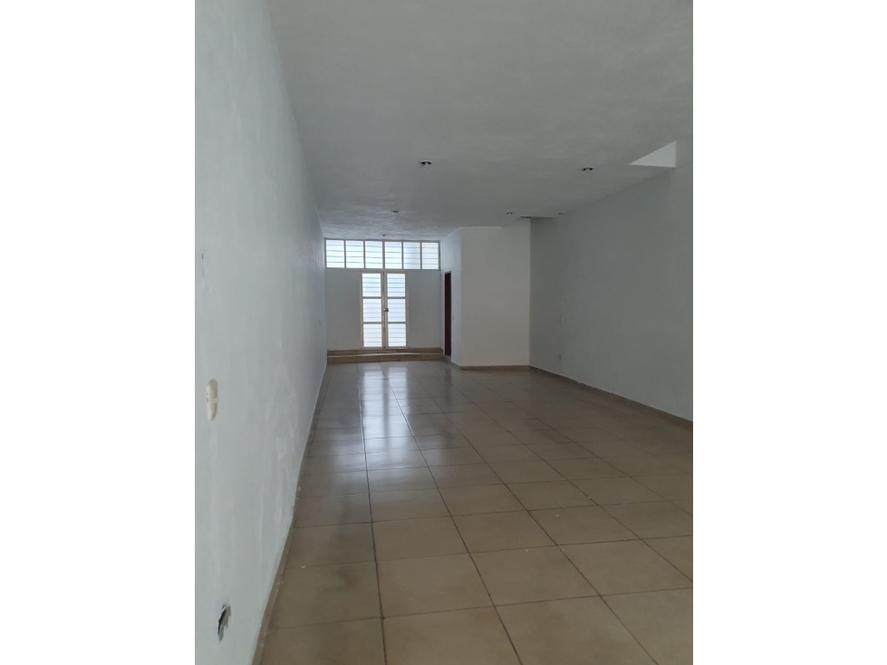 Casa con Local comercial en Venta Jacona Mich - 5