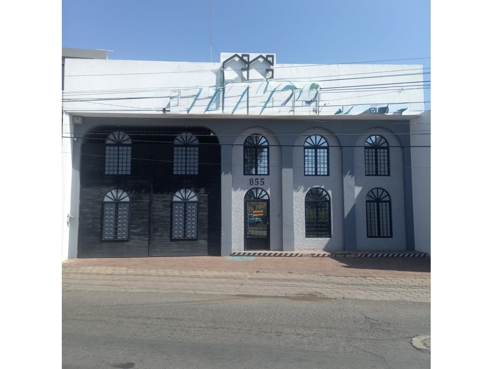 Bodega con oficinas en RENTA - 4