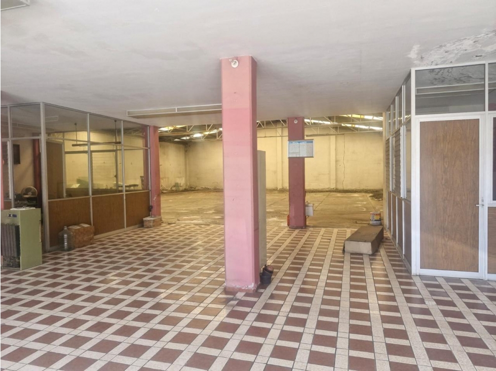 Edificio en Renta (local, estacionamiento y oficinas 2da y 3er nivel) - 6