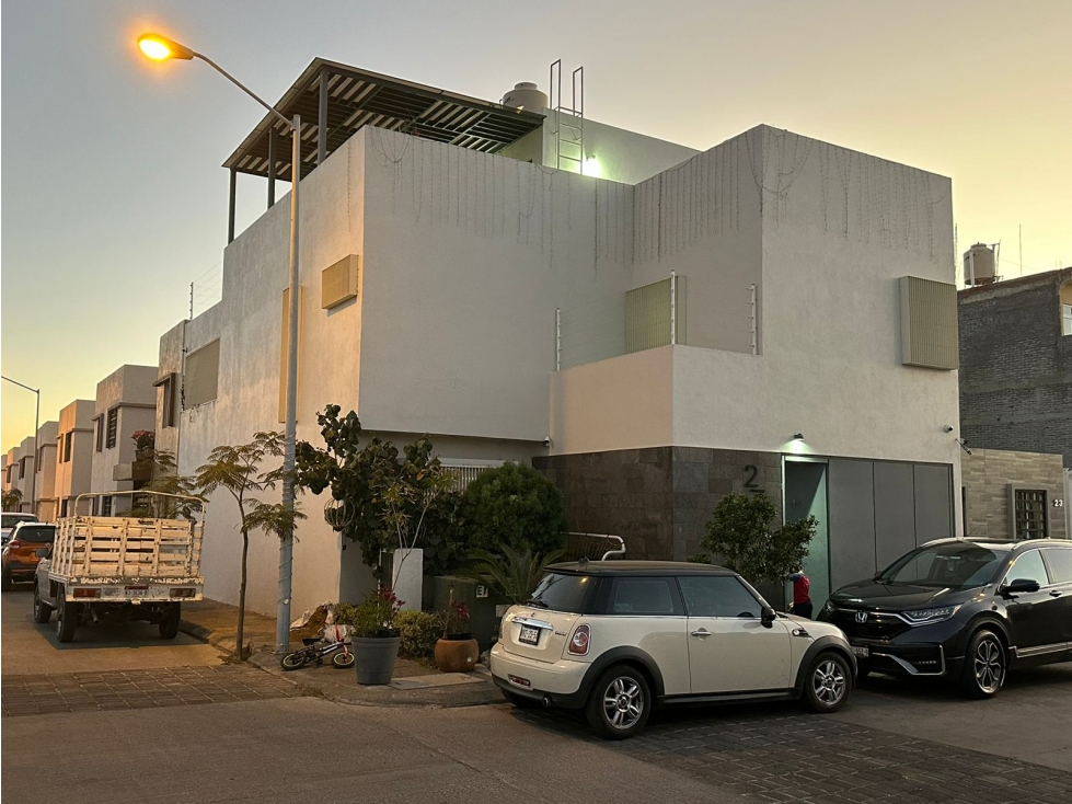 Venta de casa en fraccionamiento Benavente - 1