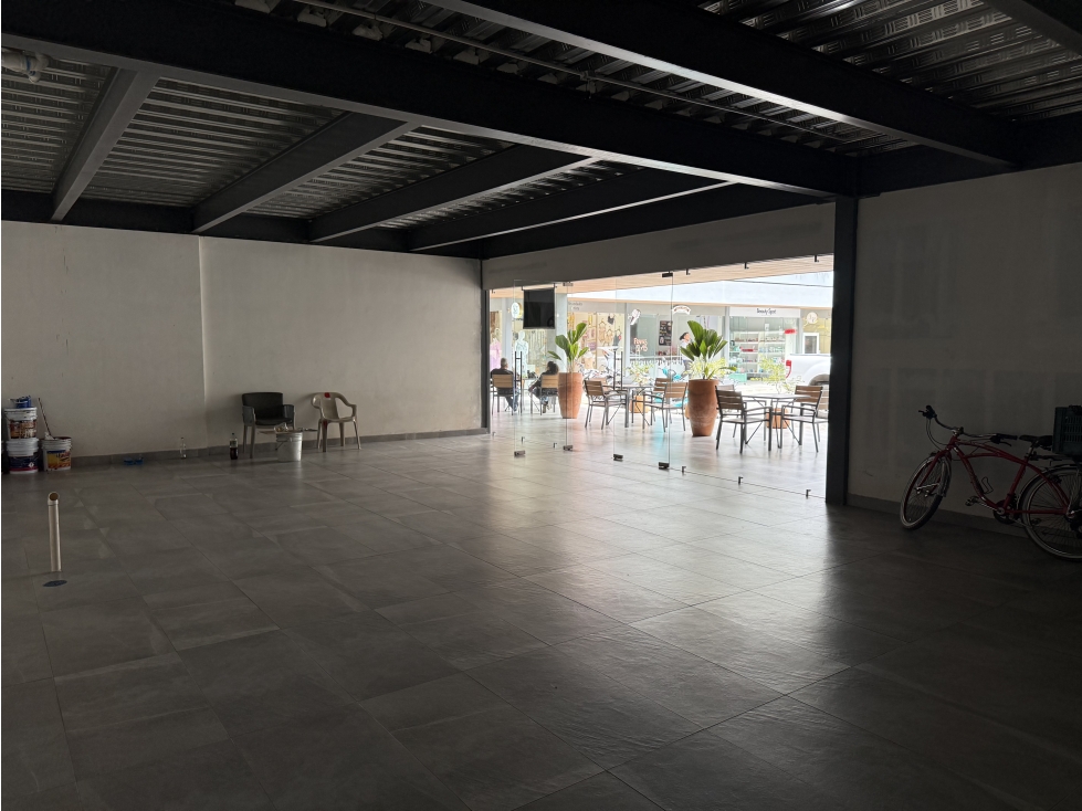 Renta de local Plaza Roma planta baja con terraza - 5