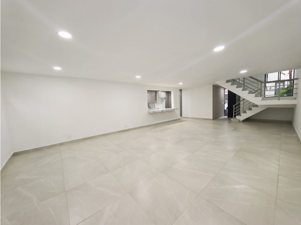EN VENTA CASA DÚPLEX REMODELADA EN URB CERRADA SAN FRANCISCO — foto 6