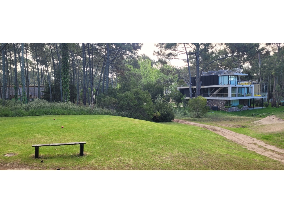 Lote a la venta en isla del golf Carilo vista plena - 1