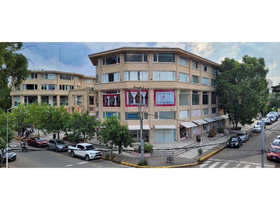 DEPARTAMENTO EN ALQUILER ANUAL- PASEO DEL AGORA C/ COCHERA — foto 2