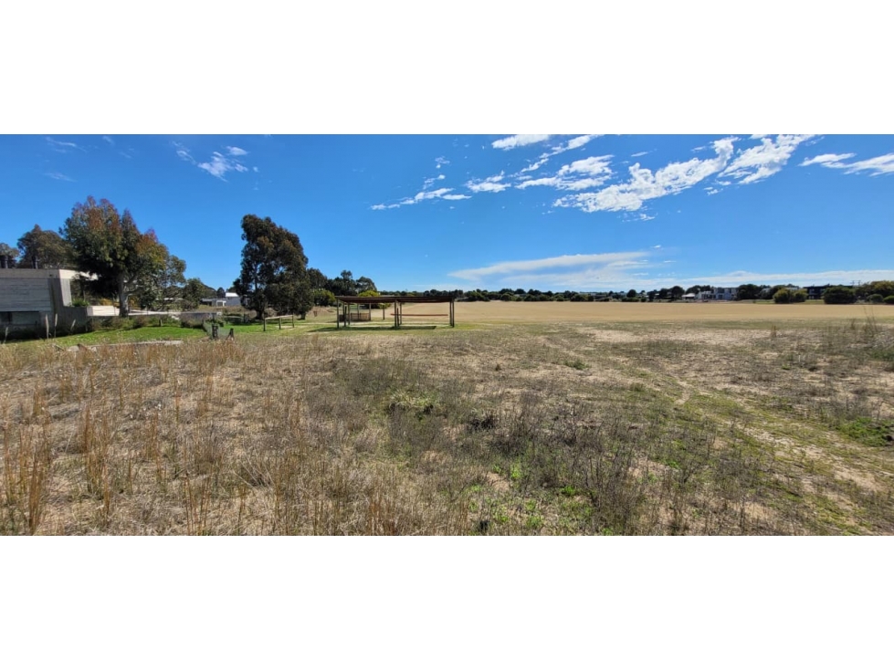 Lote en Costa Esmeralda sobre Cancha de Polo