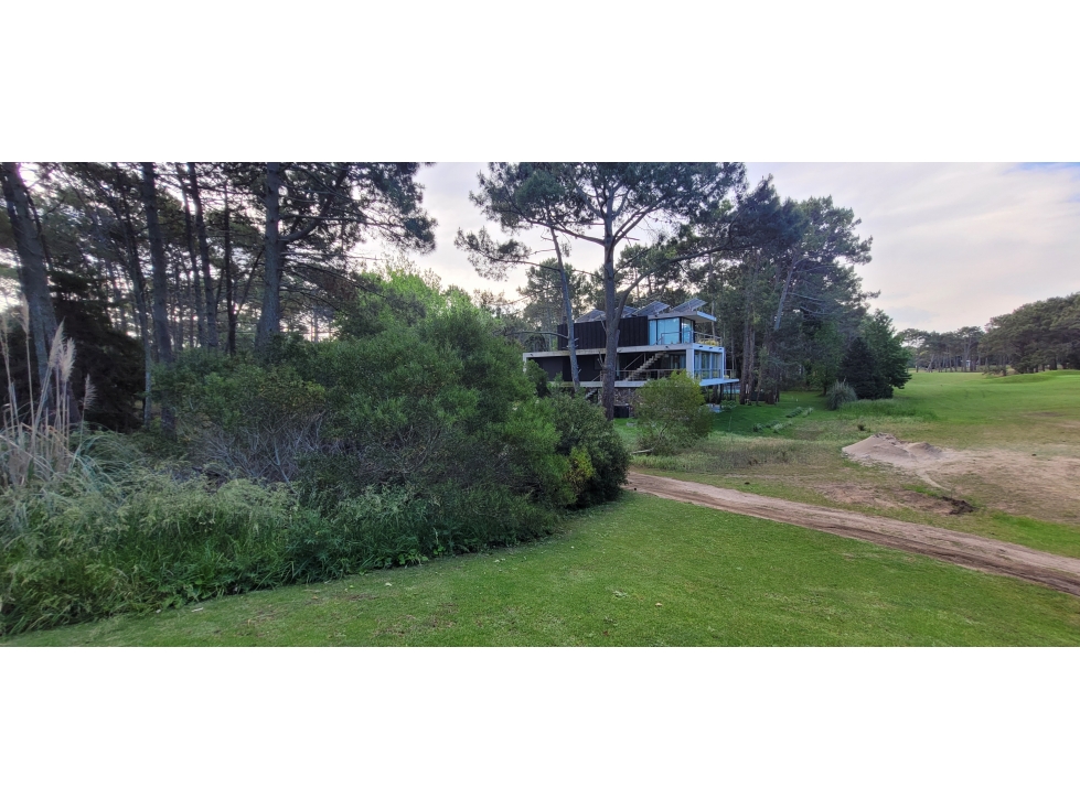 Lote a la venta en isla del golf Carilo vista plena - 6