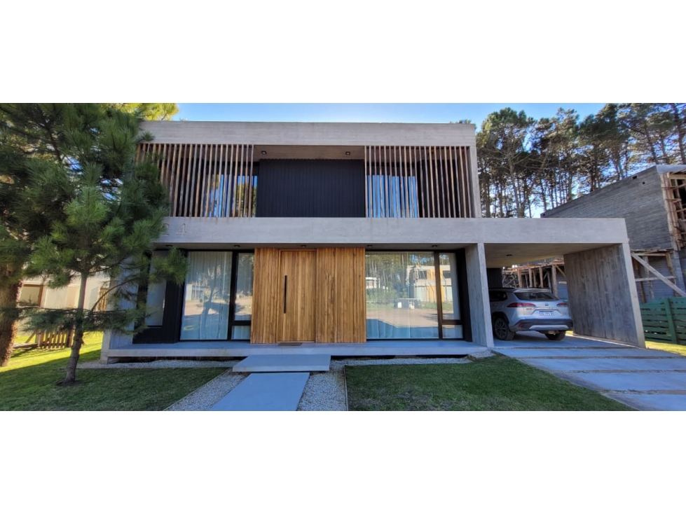 VENTA Y ALQUILER TEMPORADA 2027 CASA EN BARRIO PIONEROS — foto 2