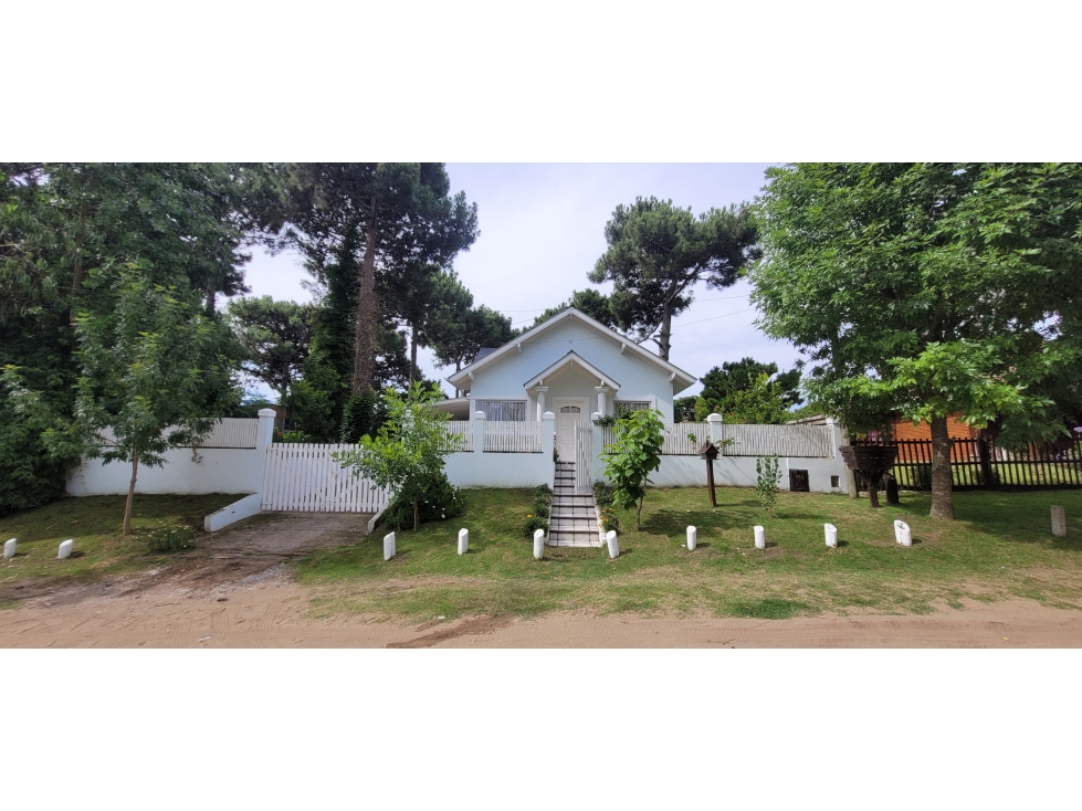 Casa en Venta - Ostende de excelente calidad de construcción - 2