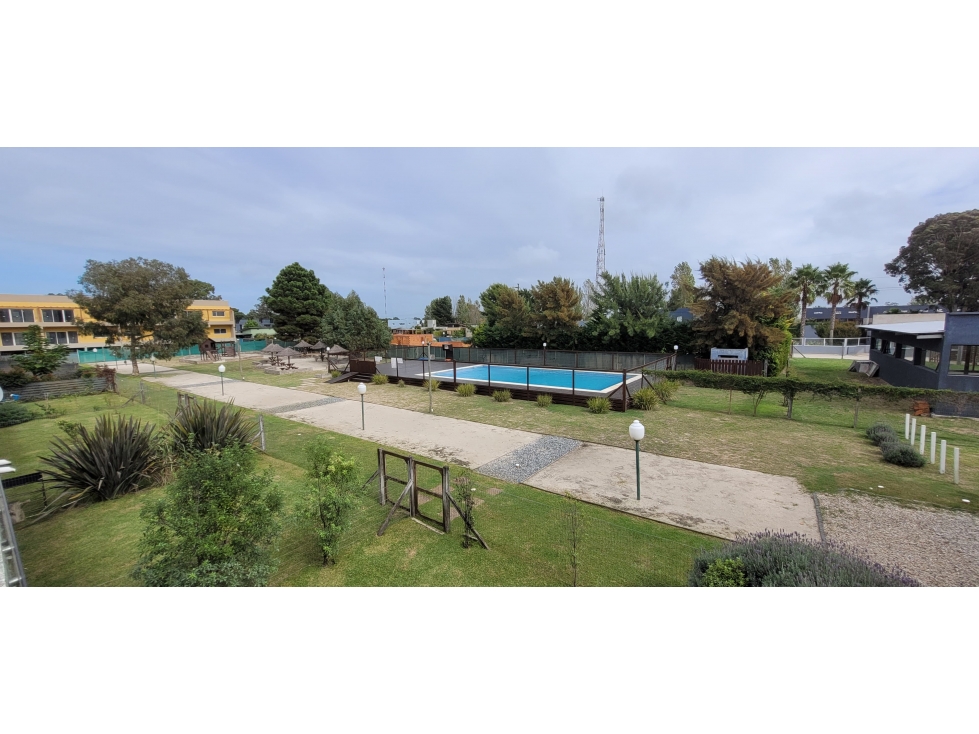 Venta Departamento 3 AMB, con Pileta.- Pasaje Las Palmas