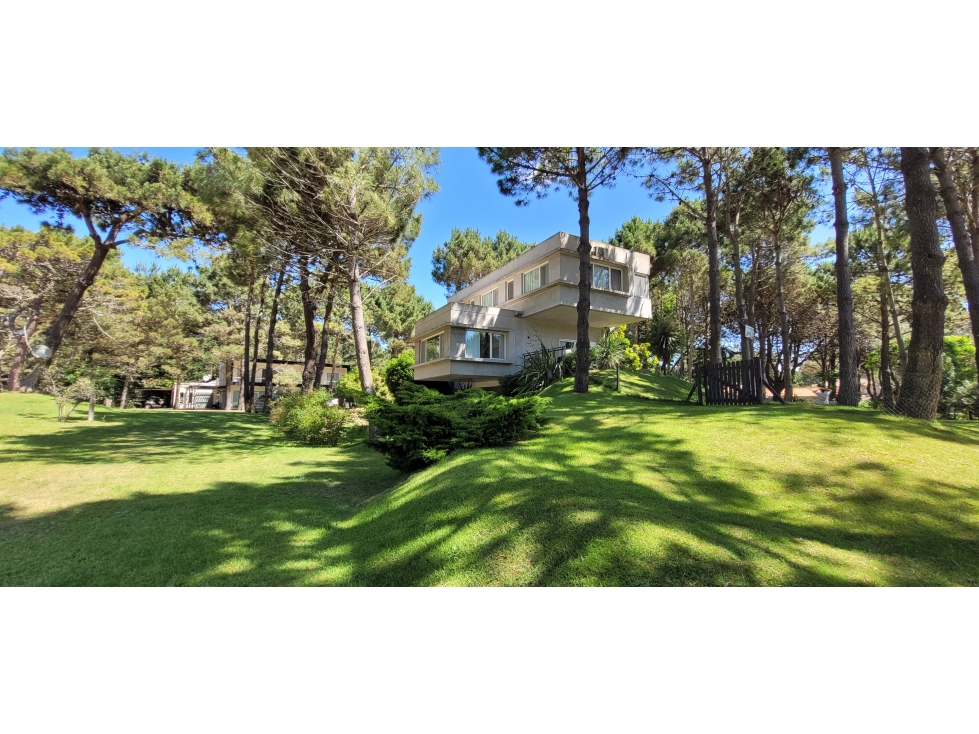 Venta Casa de estilo minimalista en la Herradura c/ Pileta Climatizada