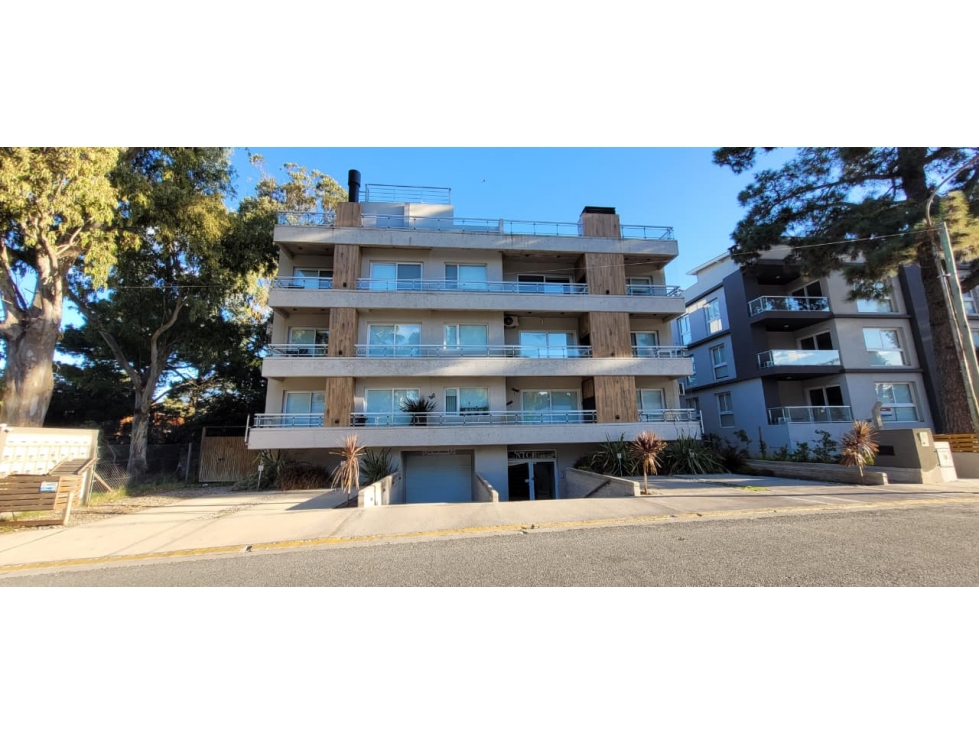 Vendo Depto céntrico en Pinamar con cochera y baulera. Oportunidad !!! - 4