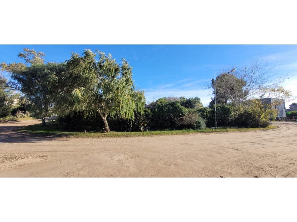 Casa en venta Pinamar, con lote único y salida a 3 Calles - 4