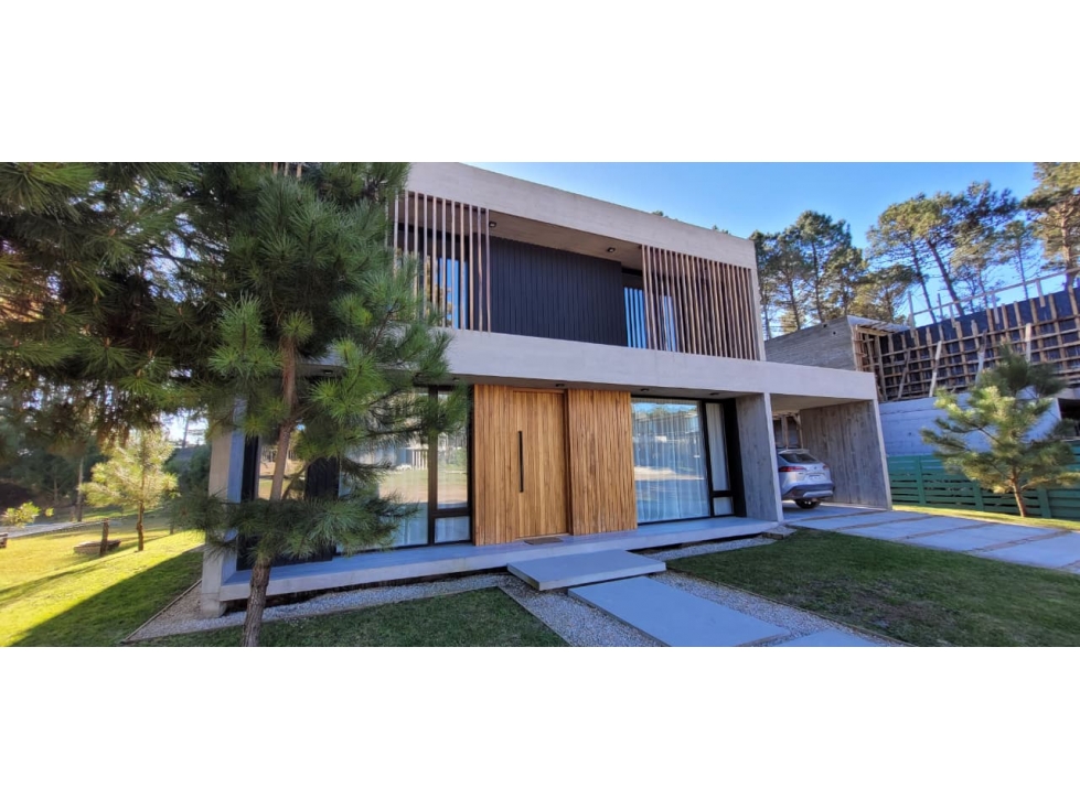 VENTA Y ALQUILER TEMPORADA 2027 CASA EN BARRIO PIONEROS — foto 4