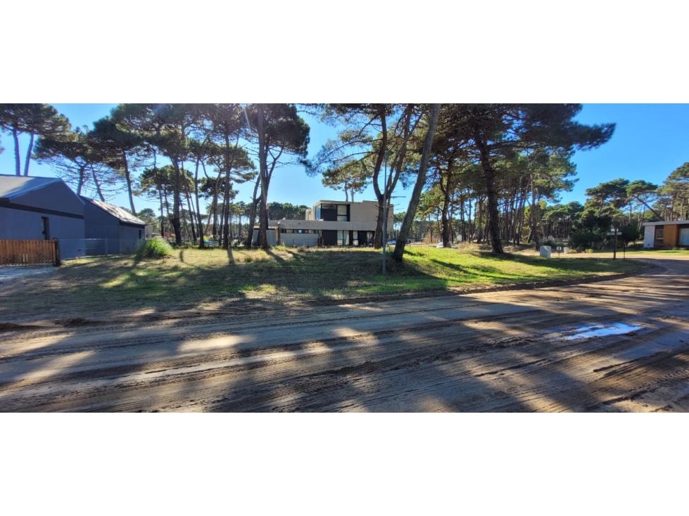 Lote en Barrio Cerrado Pioneros- Pinamar / Consulte Financiación