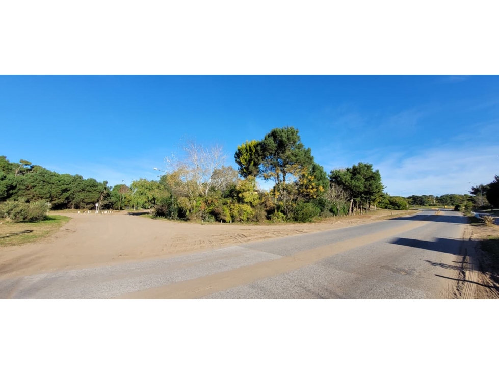 Casa en venta Pinamar, con lote único y salida a 3 Calles - 5